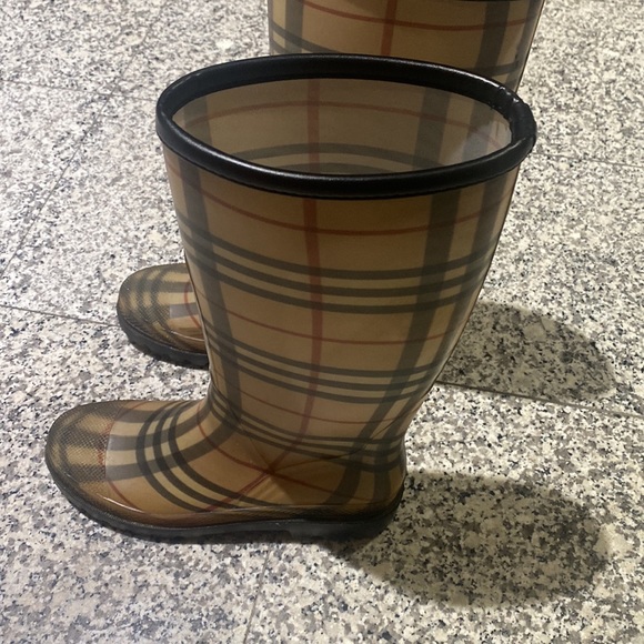 Burberry rainboots - Picture 5 of 6